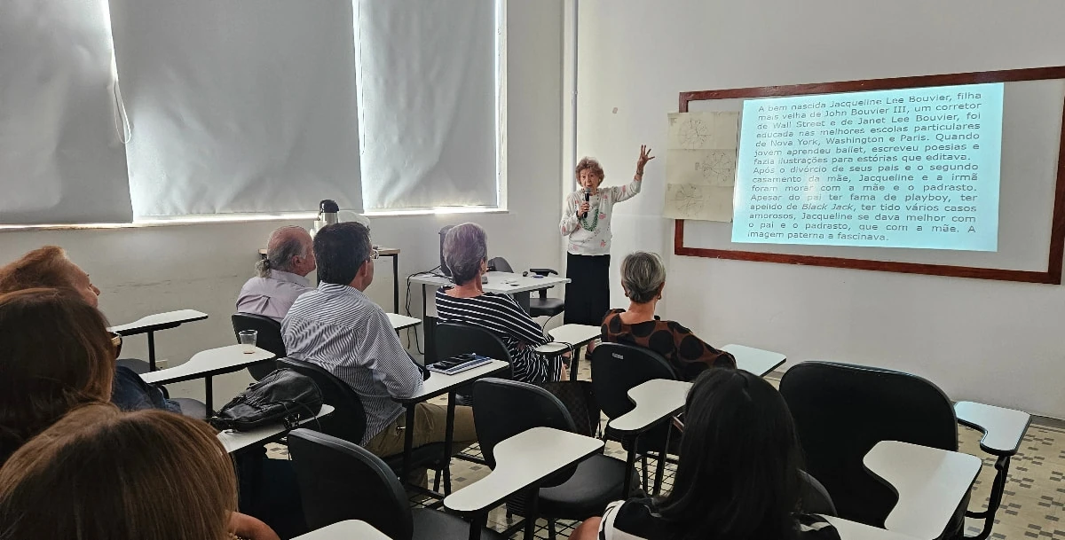 FSC recebe palestra que aborda visão astrológica de personalidades femininas que marcaram o século XX